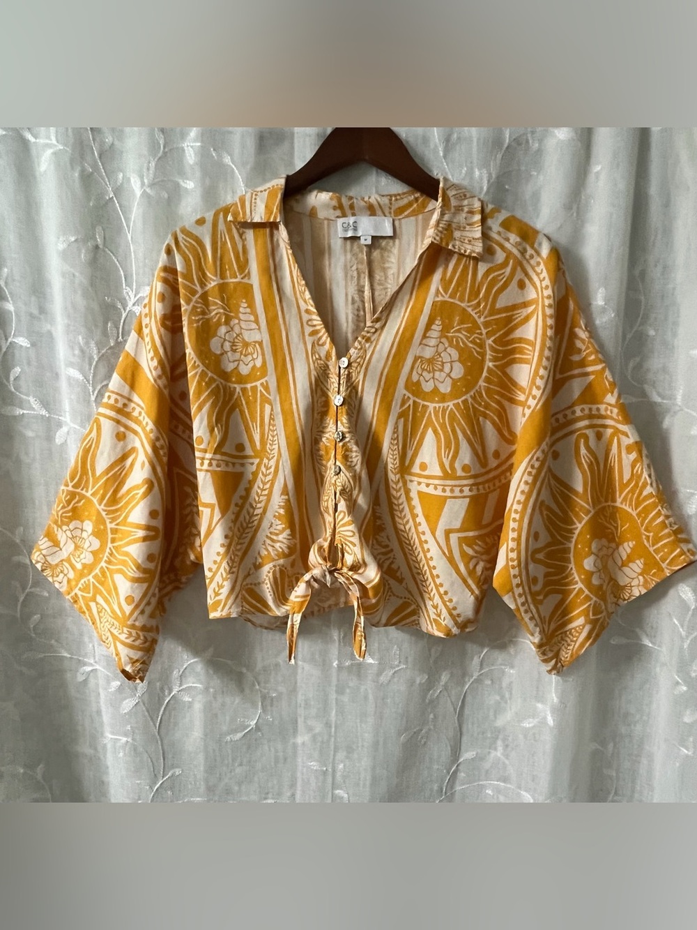C&C California Yellow and White Sun-Print Tie-Front Crop Top Size Medium